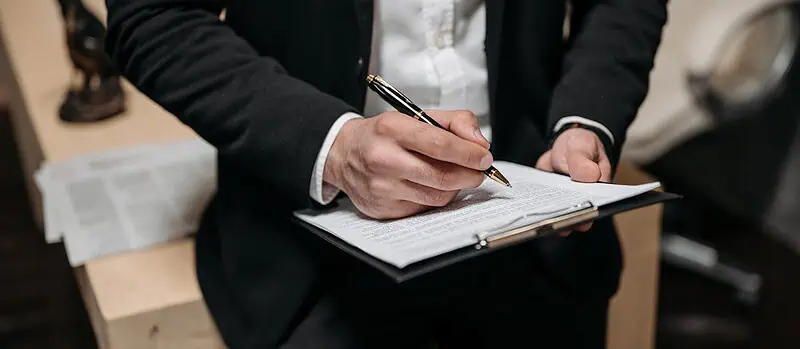 Adwokat Radom – jak skutecznie wybrać prawnika do spraw karnych, cywilnych i biznesowych