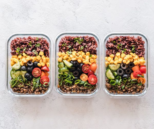 Kiedy catering z dowozem do domu jest najlepszym rozwiązaniem?