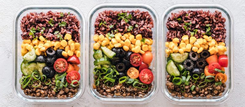 Kiedy catering z dowozem do domu jest najlepszym rozwiązaniem?