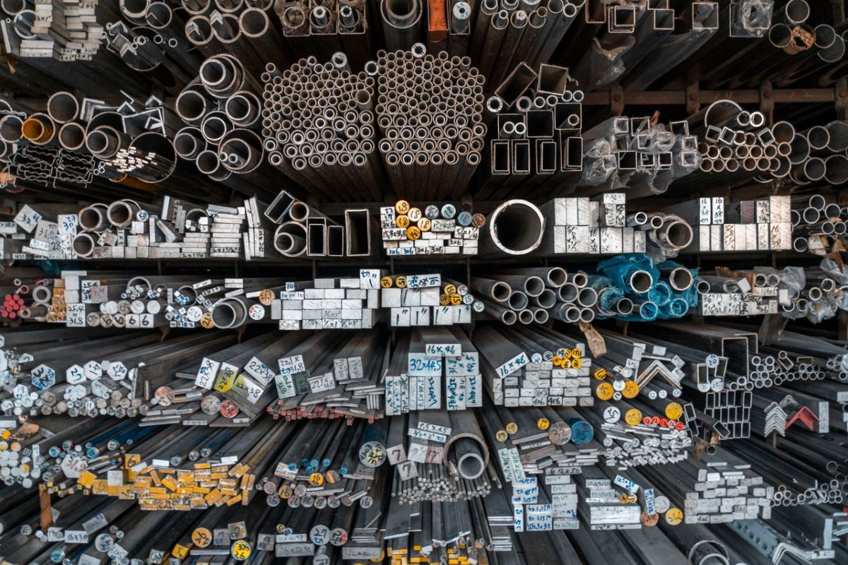 Lekkie konstrukcje nośne: dlaczego aluminium wypiera stal w małych projektach