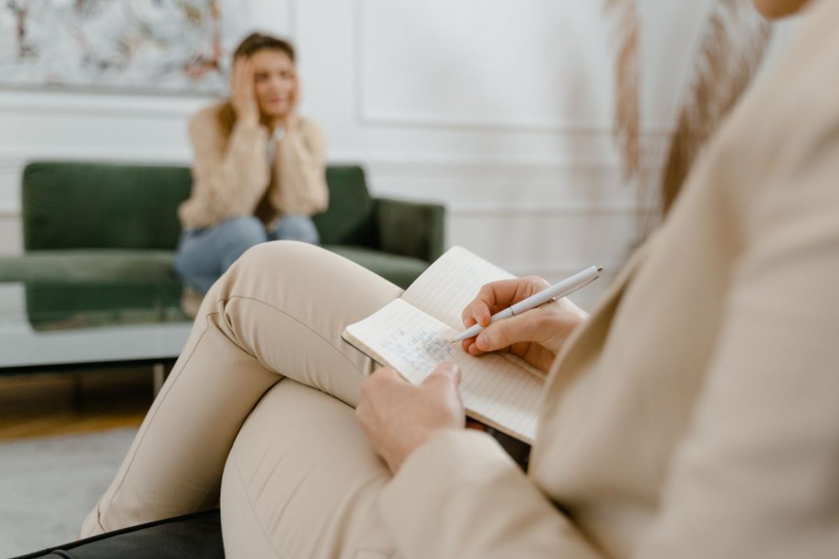 Jak wybrać psychoterapeutę i nie zrazić się po pierwszej sesji?