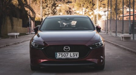 Leasing czy zakup za gotówkę? Kalkulacja, którą warto zrobić przed wizytą u dealera